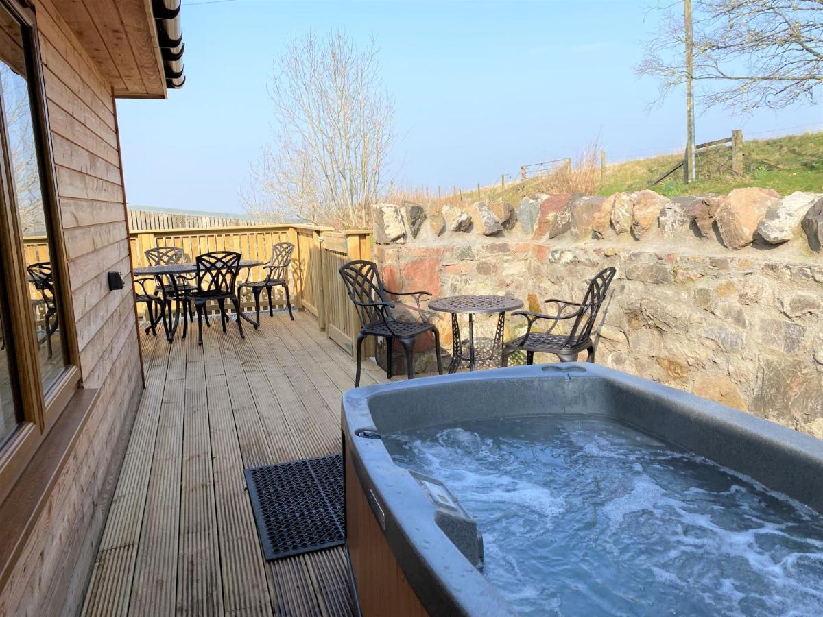 Partridge Lodge With Hot Tub Forgandenny Kültér fotó